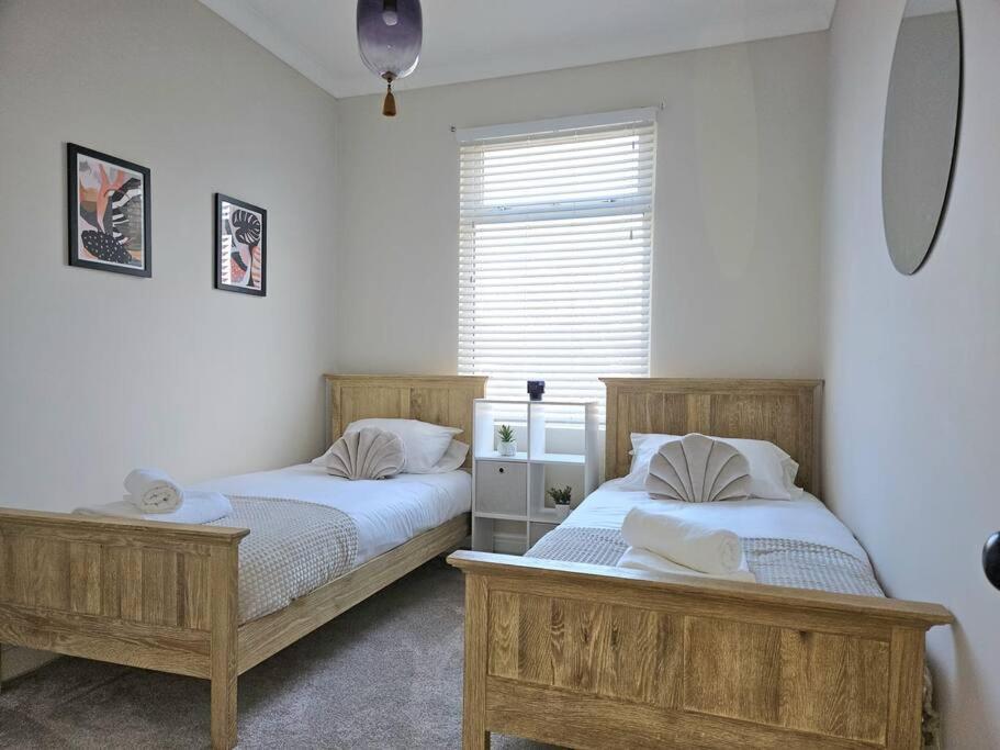 Contemporary Spacious 3br House Close To Centre *