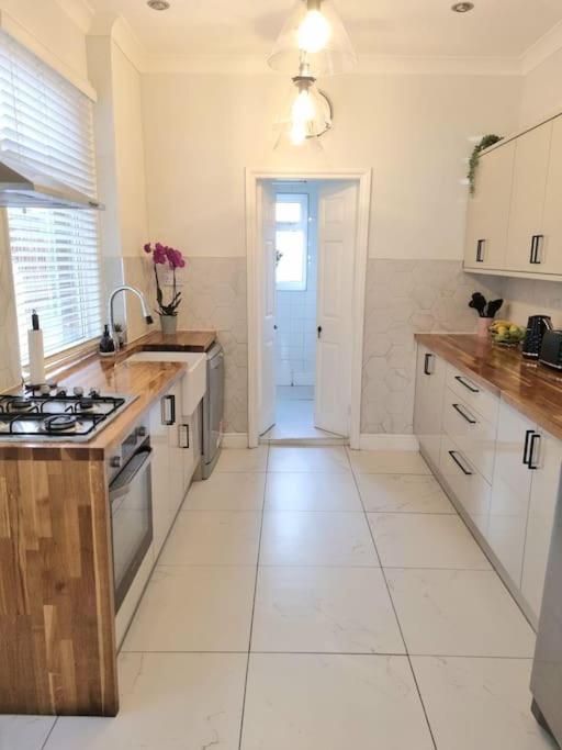 Holiday home Contemporary Spacious 3br House Close To Centre Coventry